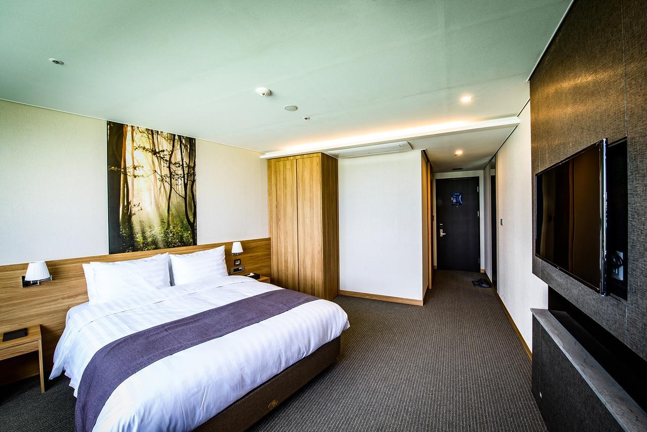 Utop Ubless Hotel Jeju Esterno foto