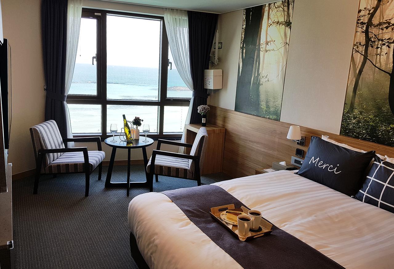 Utop Ubless Hotel Jeju Esterno foto
