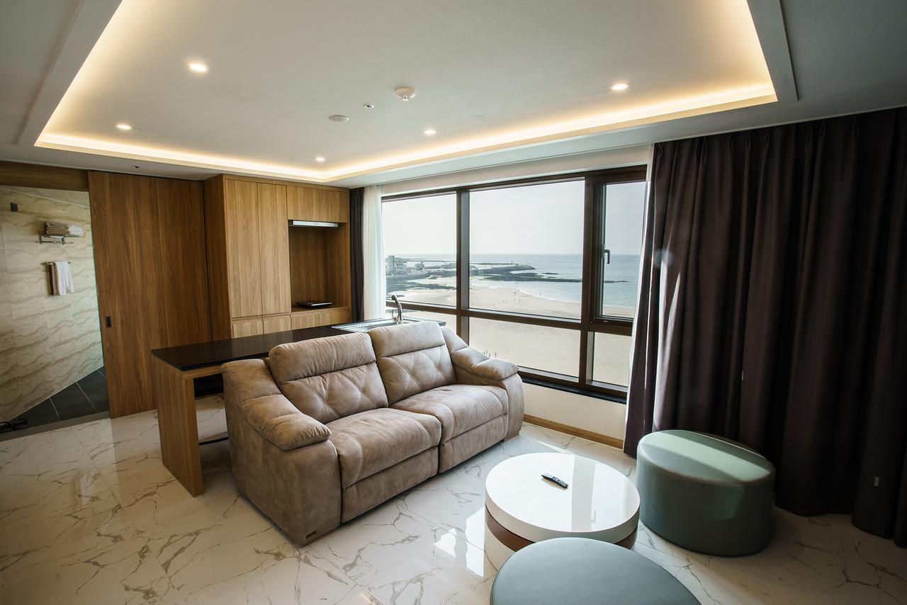 Utop Ubless Hotel Jeju Esterno foto