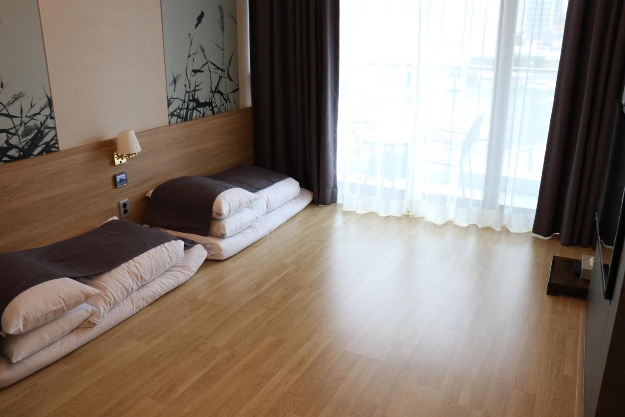Utop Ubless Hotel Jeju Esterno foto